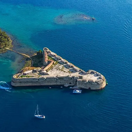 In With Sea View, Balcony, Air Conditioning, Wifi Apartman *