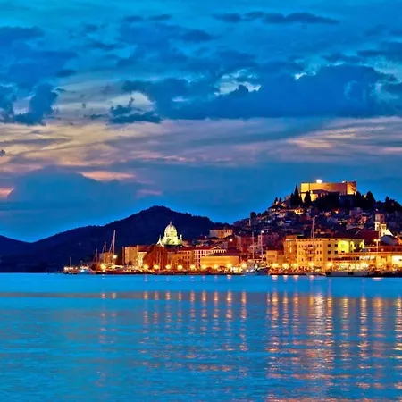 In With Sea View, Balcony, Air Conditioning, Wifi Grebastica