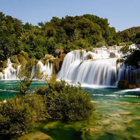 Apartment In With Sea View, Balcony, Air Conditioning, Wifi *