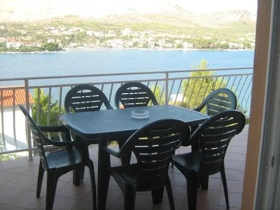 In With Sea View, Balcony, Air Conditioning, Wifi Apartmán *
