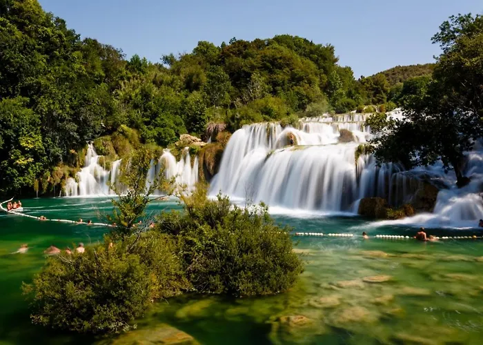 Apartman In With Sea View, Balcony, Air Conditioning, Wifi *